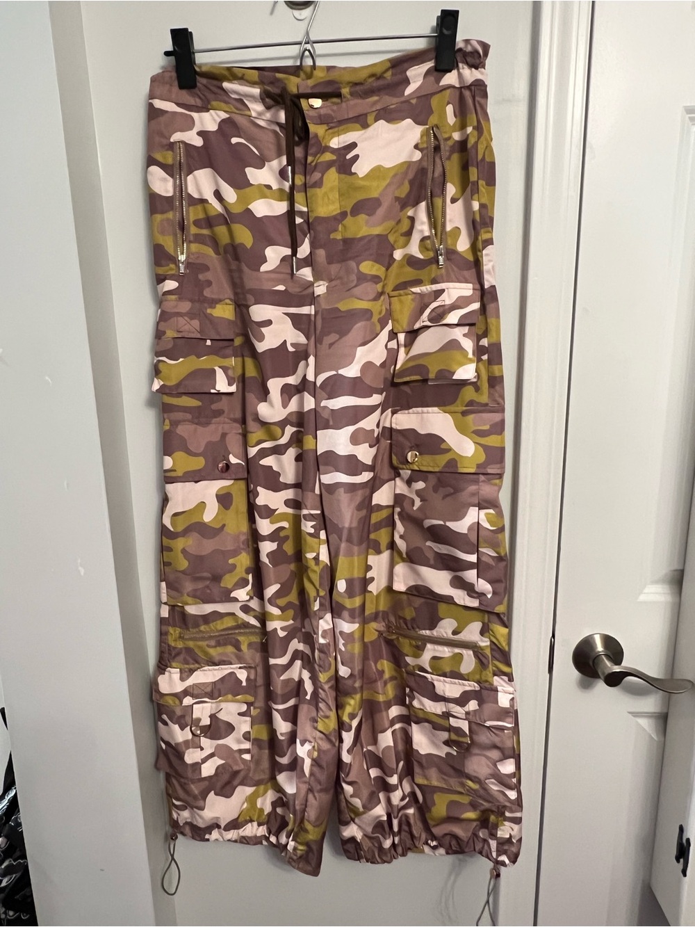Cynthia Rowley Camouflage Cargo Wide-Leg Pants; xs